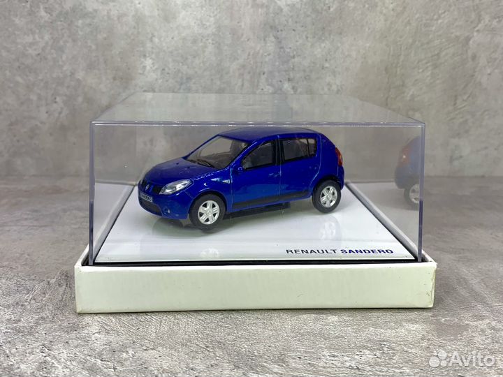 Коллекционная модель Renault Sandero 1:43