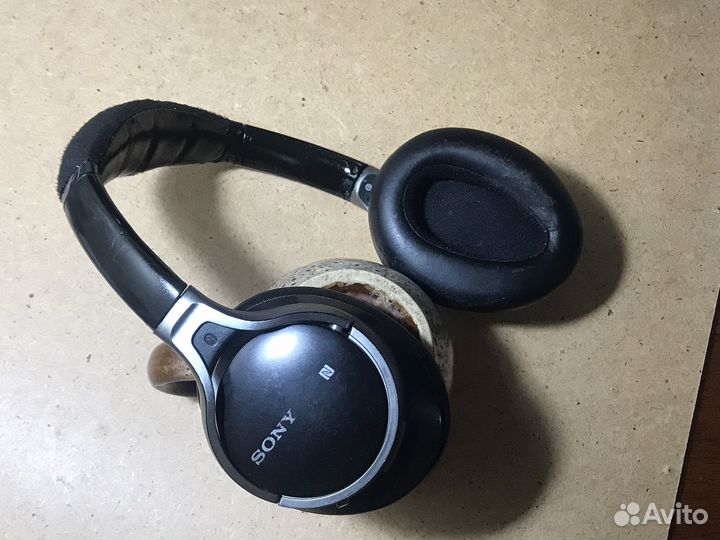 Наушники (bluetooth)