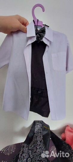 Продам костюм тройку для мальчика