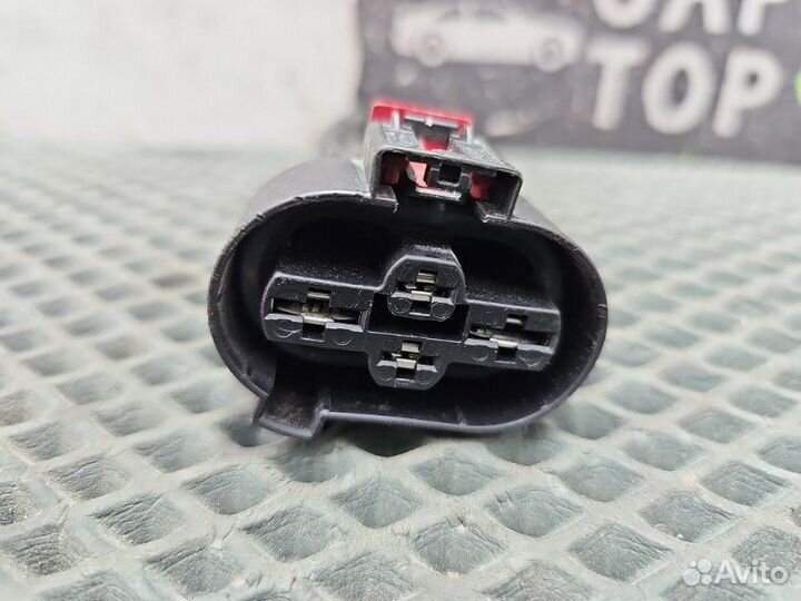 Разъем вентилятора охлаждения Volkswagen Jetta 6