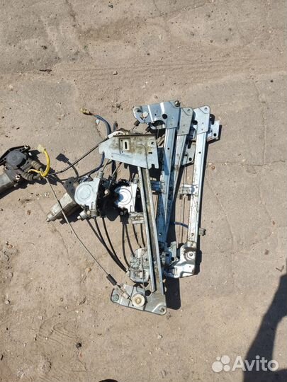 Стеклоподъёмник mazda 323f ba