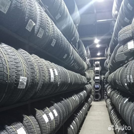 Kumho Solus KH14 225/65 R16 104T