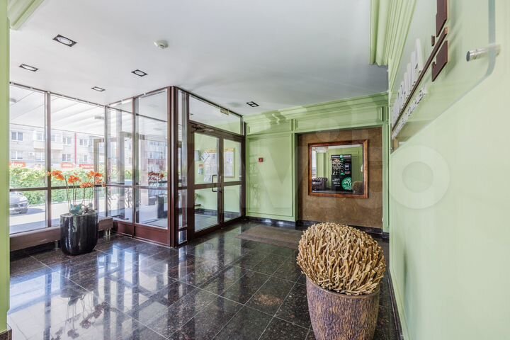 3-к. квартира, 90 м², 1/19 эт.