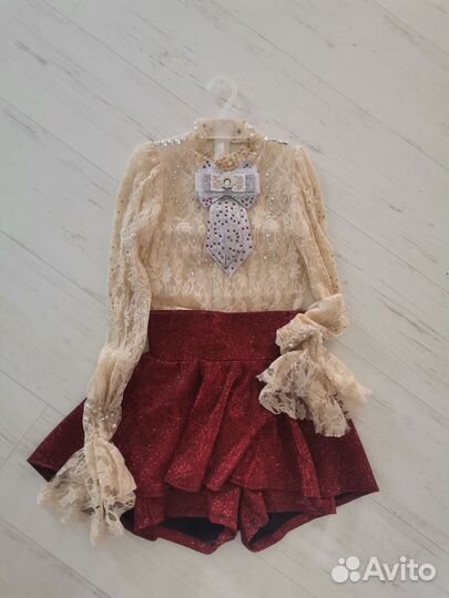 Костюм для выступлений фигурное катание