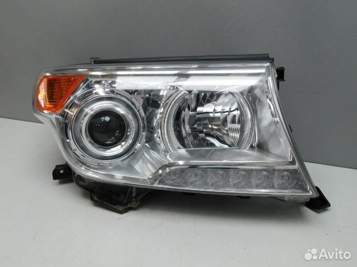 Фара правая Toyota Land Cruiser