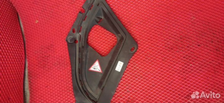 Жабо переднее левое Bmw 5-Series F10 N52B30AF 2010