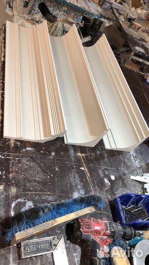 Специалист по изготовлению гипсовая лепнина