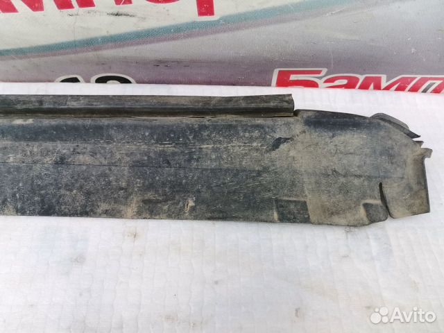 Накладка крыла передний левый Toyota Land Cruiser