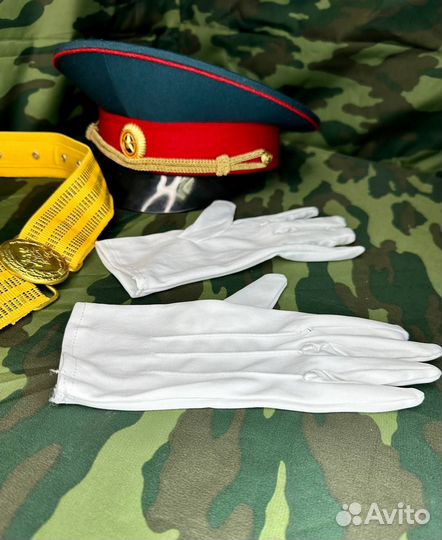 Перчатки парадные белые