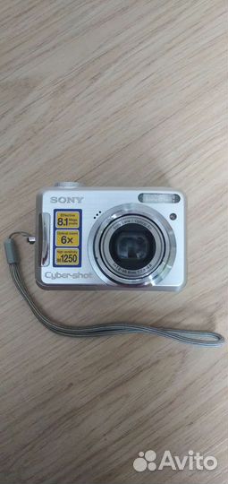 Компактный фотоаппарат