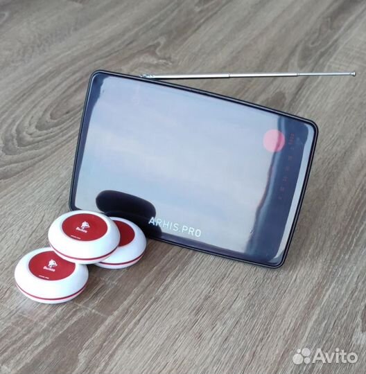 Кнпока вызова официанта и табло отображения вызова