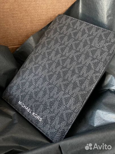 Обложка на паспорт Michael Kors кожа оригинал
