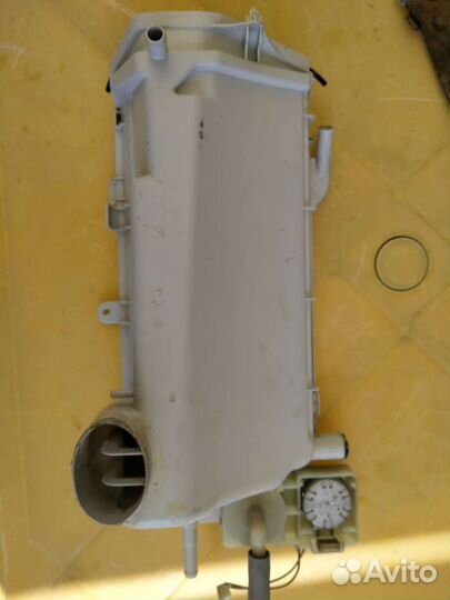 Лоток для порошка и порошкаприемник с клапанами