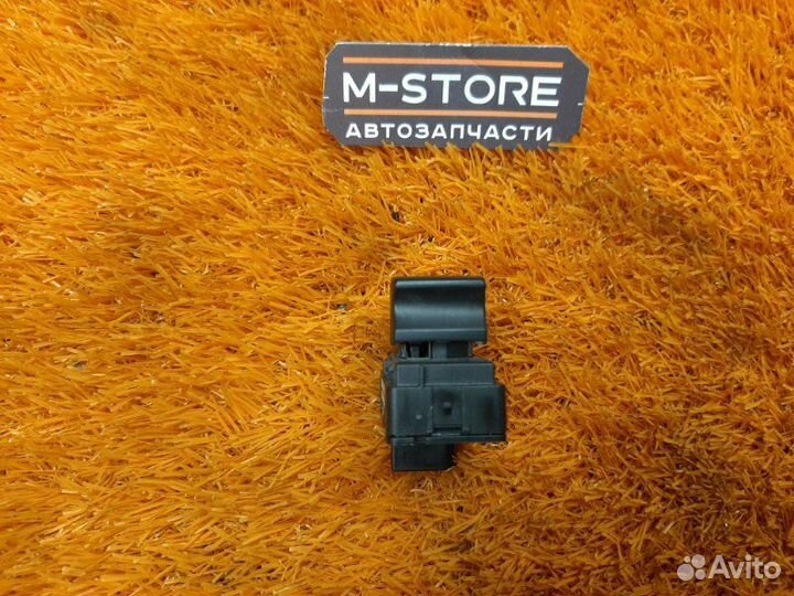 Кнопка стеклоподъемника передняя левая Bmw