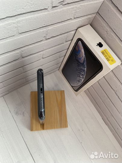 iPhone Xr, 64 ГБ