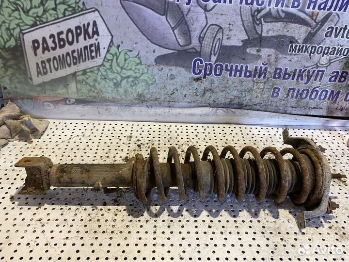 Стойка задняя левая (в сборе) Dodge Stratus