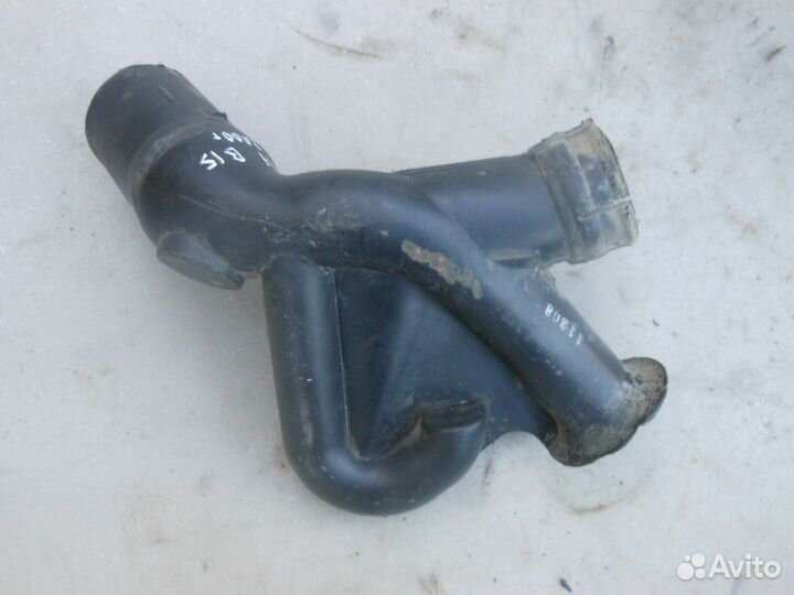 Патрубок воздуховода Nissan Sunny B15 1998-2004