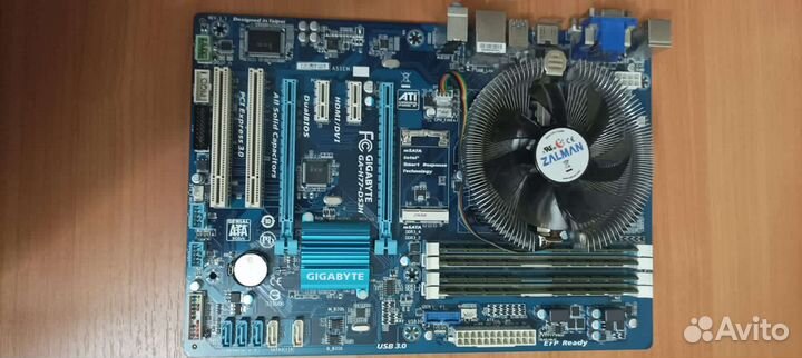 Материнская плата с процессором, памятью и кулером