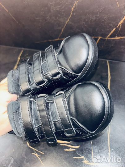 Кроссовки adidas 29