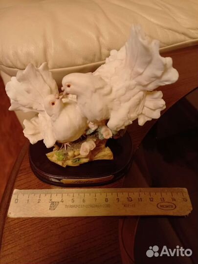Статуэтка голубь