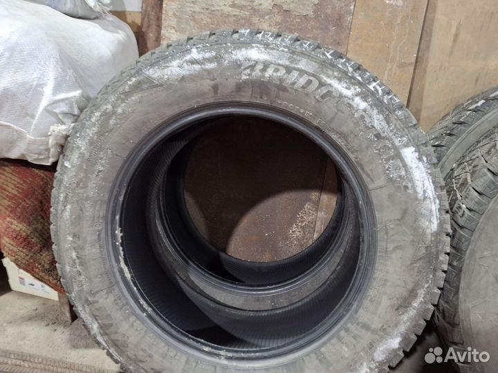 Bridgestone Blizzak DM-V2 225/65 R17 102S