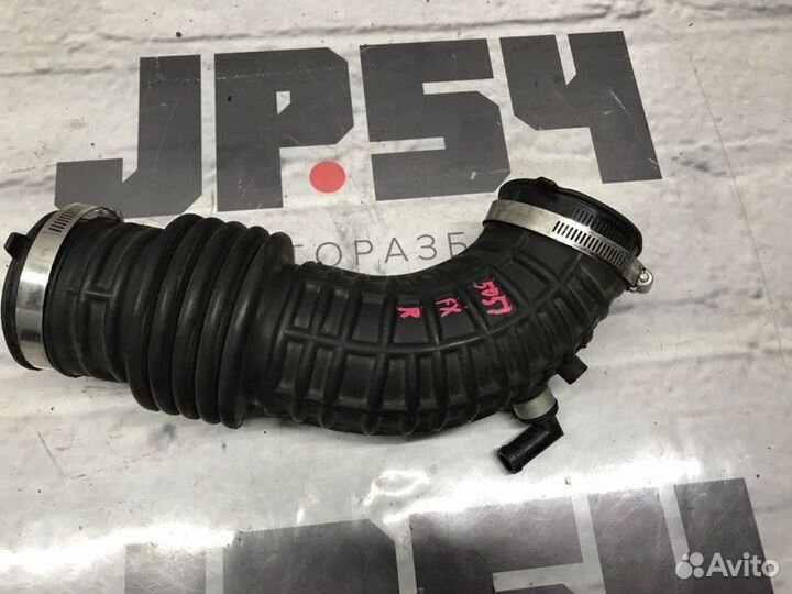 Патрубок воздушного фильтра передний правый