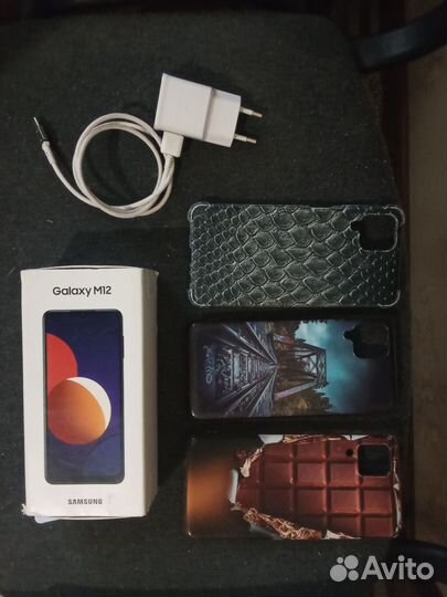 Чехлы + зарядное и документы