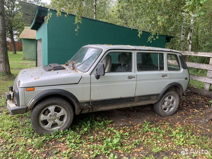 LADA 4x4 (Нива) 1.7 МТ, 2004, 100 000 км