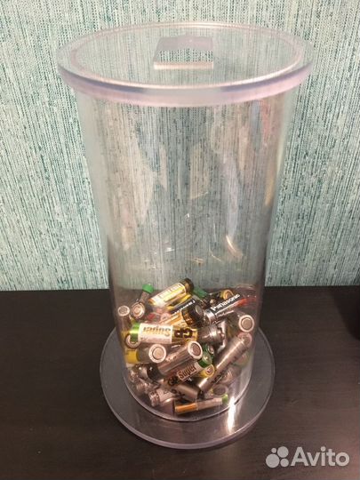 Контейнер под батарейки и крышки