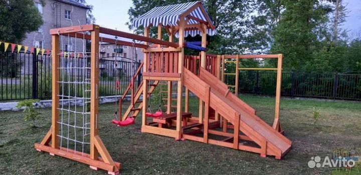 Детская площадка с установкой
