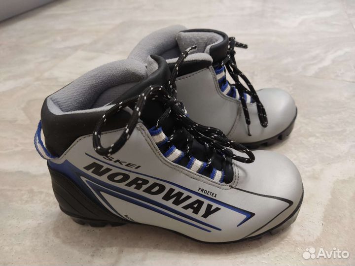 Лыжные ботинки размер 34