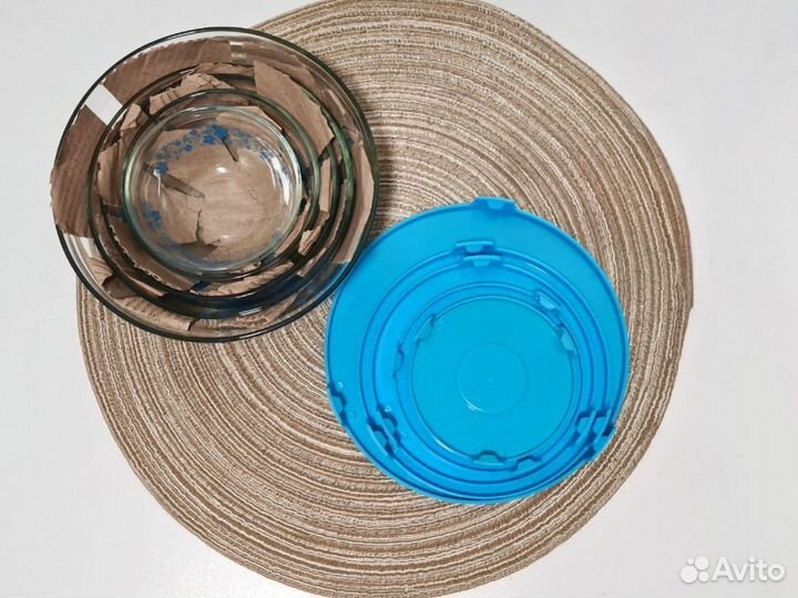 Набор салатников с крышкой новый 5 шт
