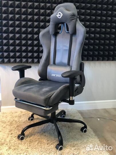 Кресло игровое с подставкой для ног