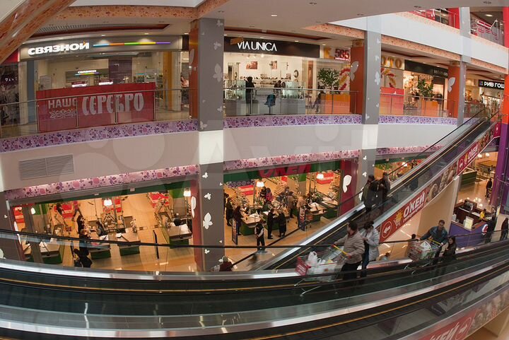 Торговое помещение в ТЦ Июнь, 315.5 м²