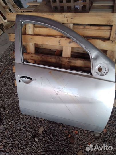 Дверь передняя правая Рено Дастер