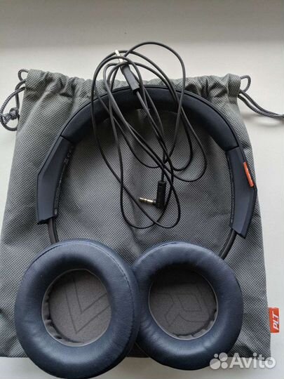 Беспроводные наушники Plantronics Backbeat GO 600