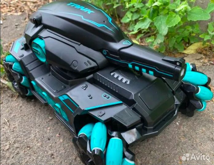 Машина - танк 2 пульта управления Дрифтит Стреляет