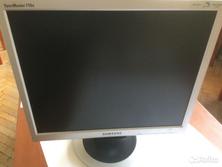 Монитор Samsung SynkMaster 710n, 2006 г
