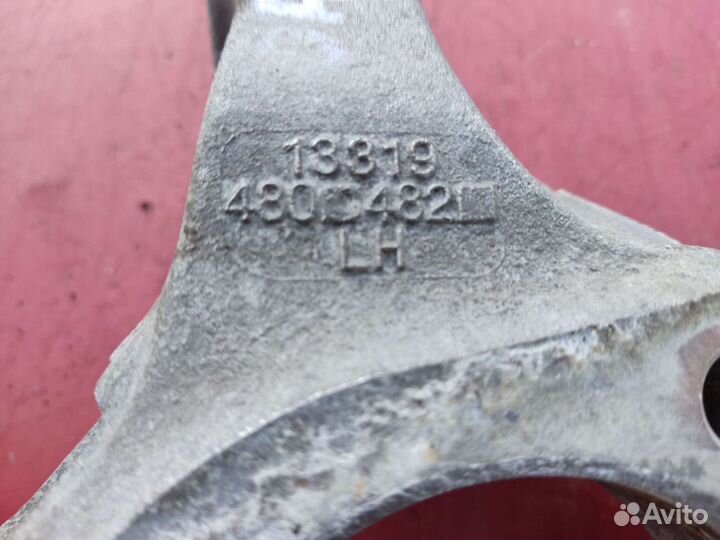 Кулак передний Opel Astra J