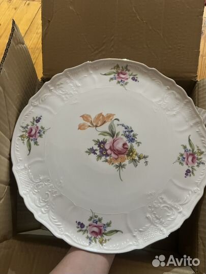 Тортница на ножке