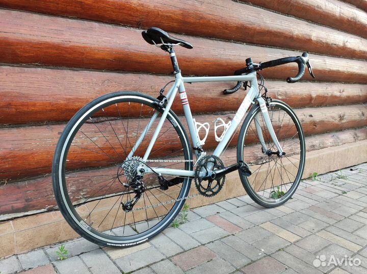 Шоссейный велосипед Eastway R3.0