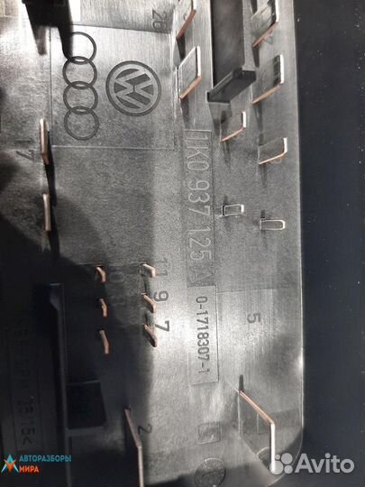 Блок предохранителей Volkswagen Eos 2006