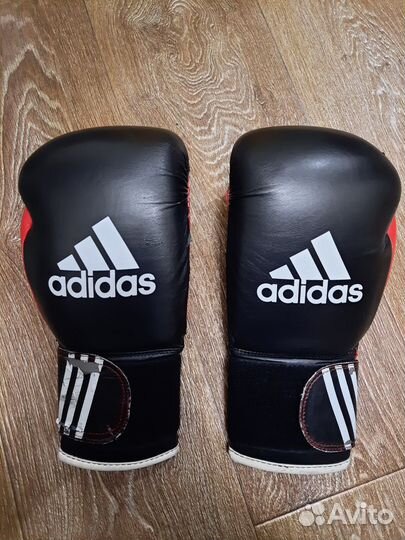 Боксерские перчатки 10 oz adidas