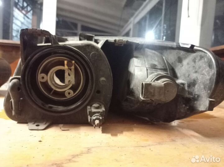 Фара правая Додж караван 4