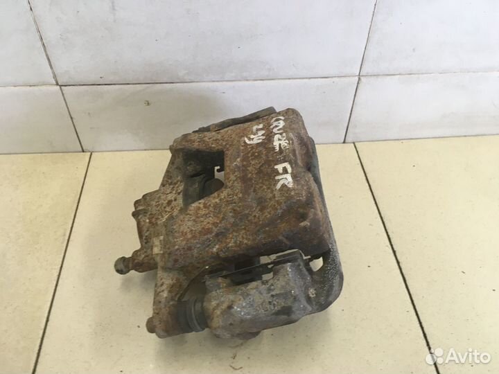 Суппорт передний правый Cruze 2009-2016