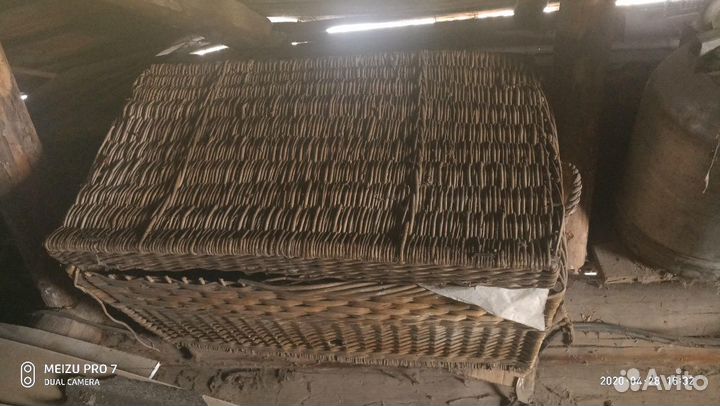 Сундук старинный