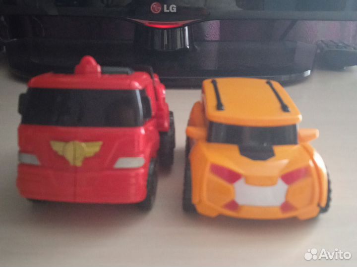 Игрушки тоботы