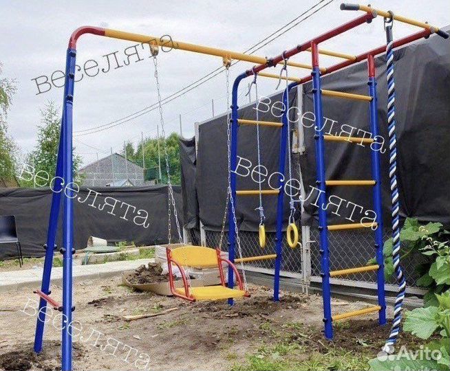 Детская площадка. Качели для малышей