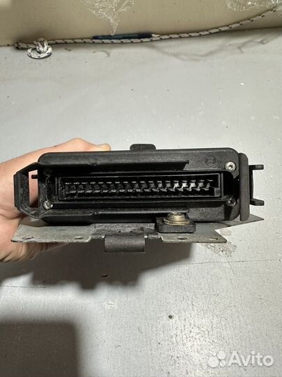 Блок управления двигателем Audi 80 B4 ABT
