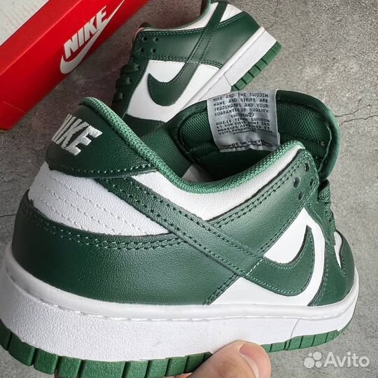 Кроссовки Nike SB Dunk